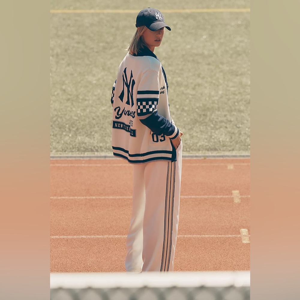 Anthropologie The Wild Collective NY Yankees MLB Cardigan Sweater (Size M) - NWT - Picture 2 of 10